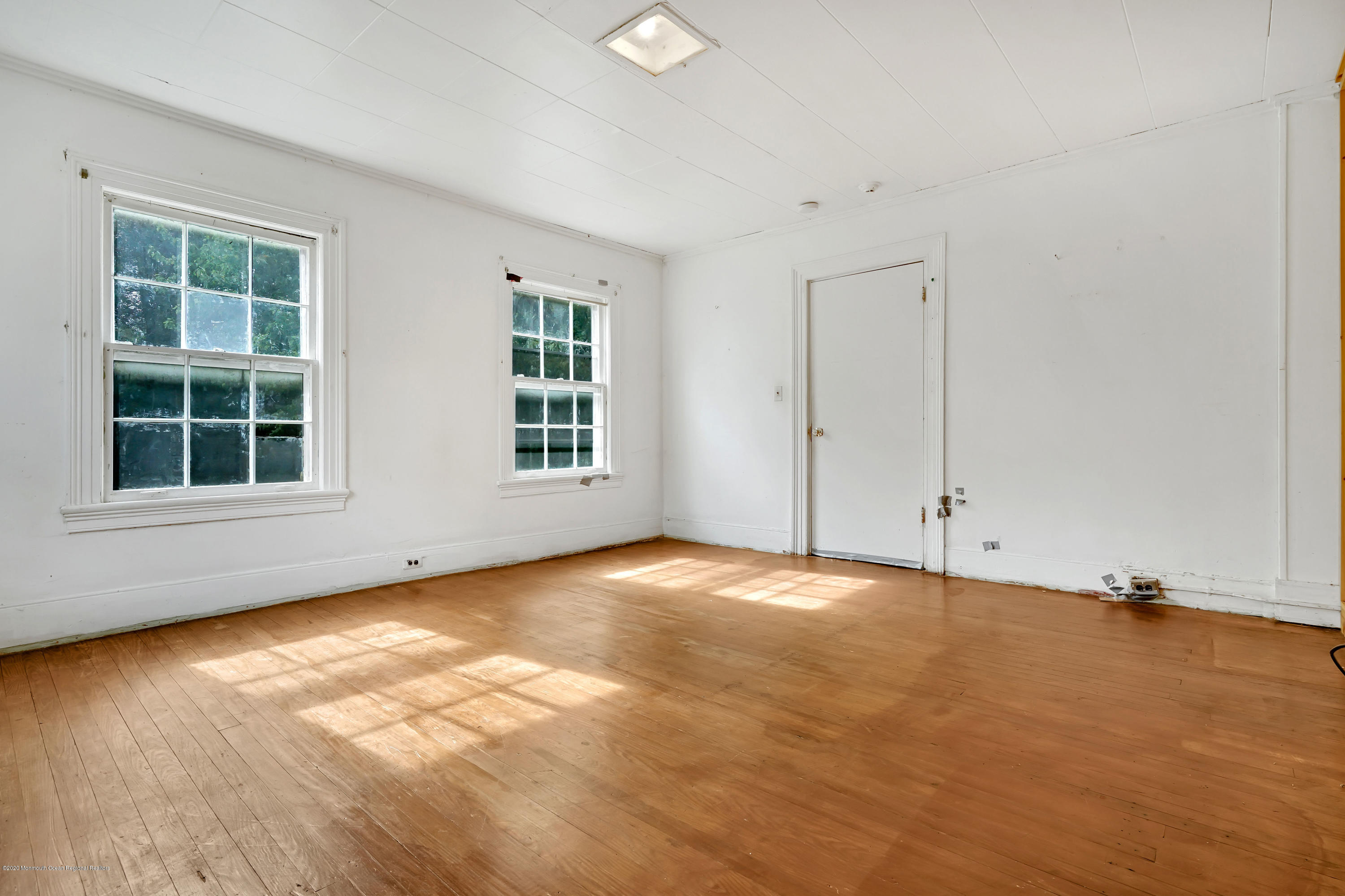 1071 Windsor Road Millstone Township, NJ 08535 - Photo 22 of 33 065_dsc05606