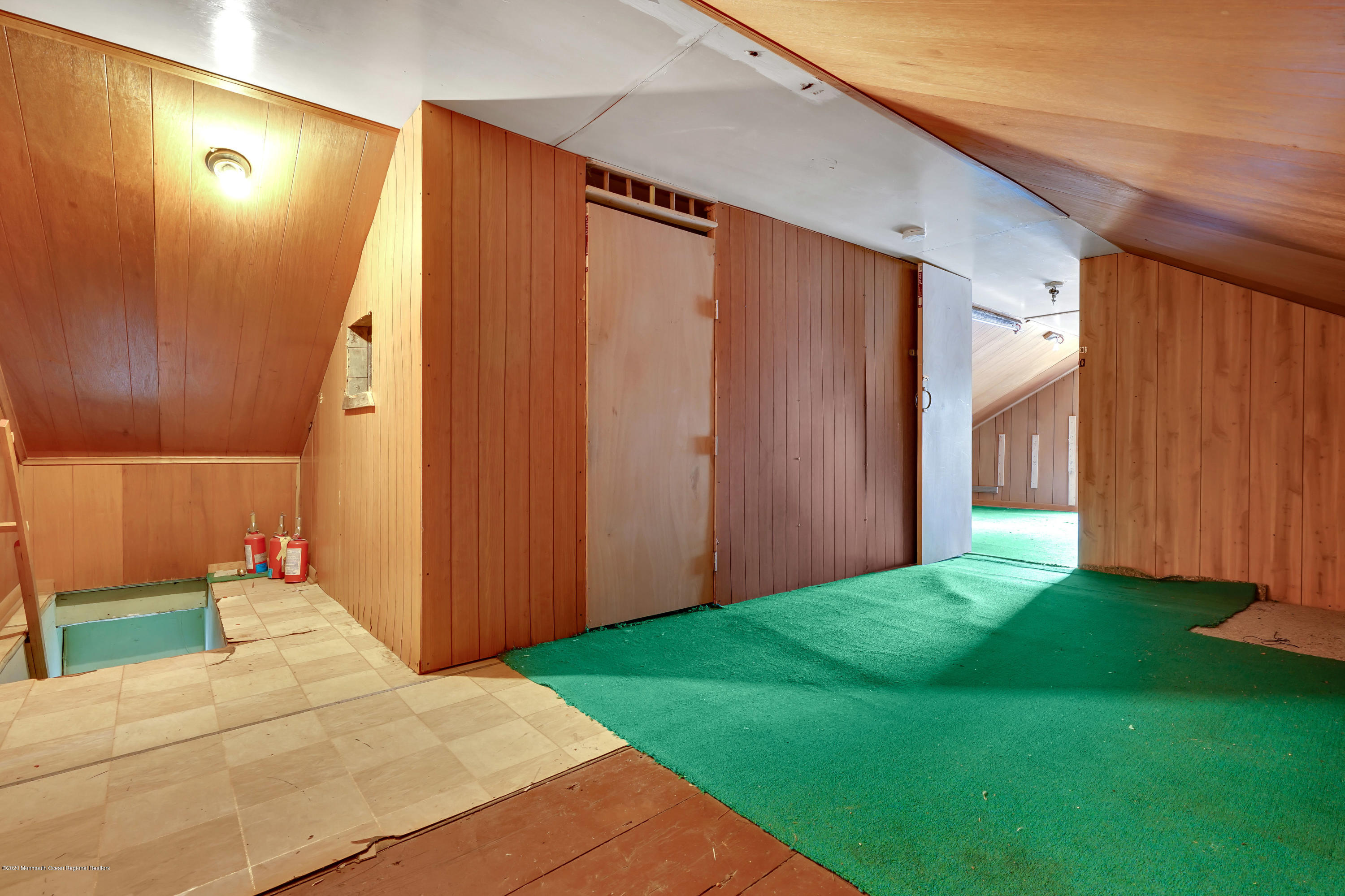 1071 Windsor Road Millstone Township, NJ 08535 - Photo 30 of 33 076_dsc05561