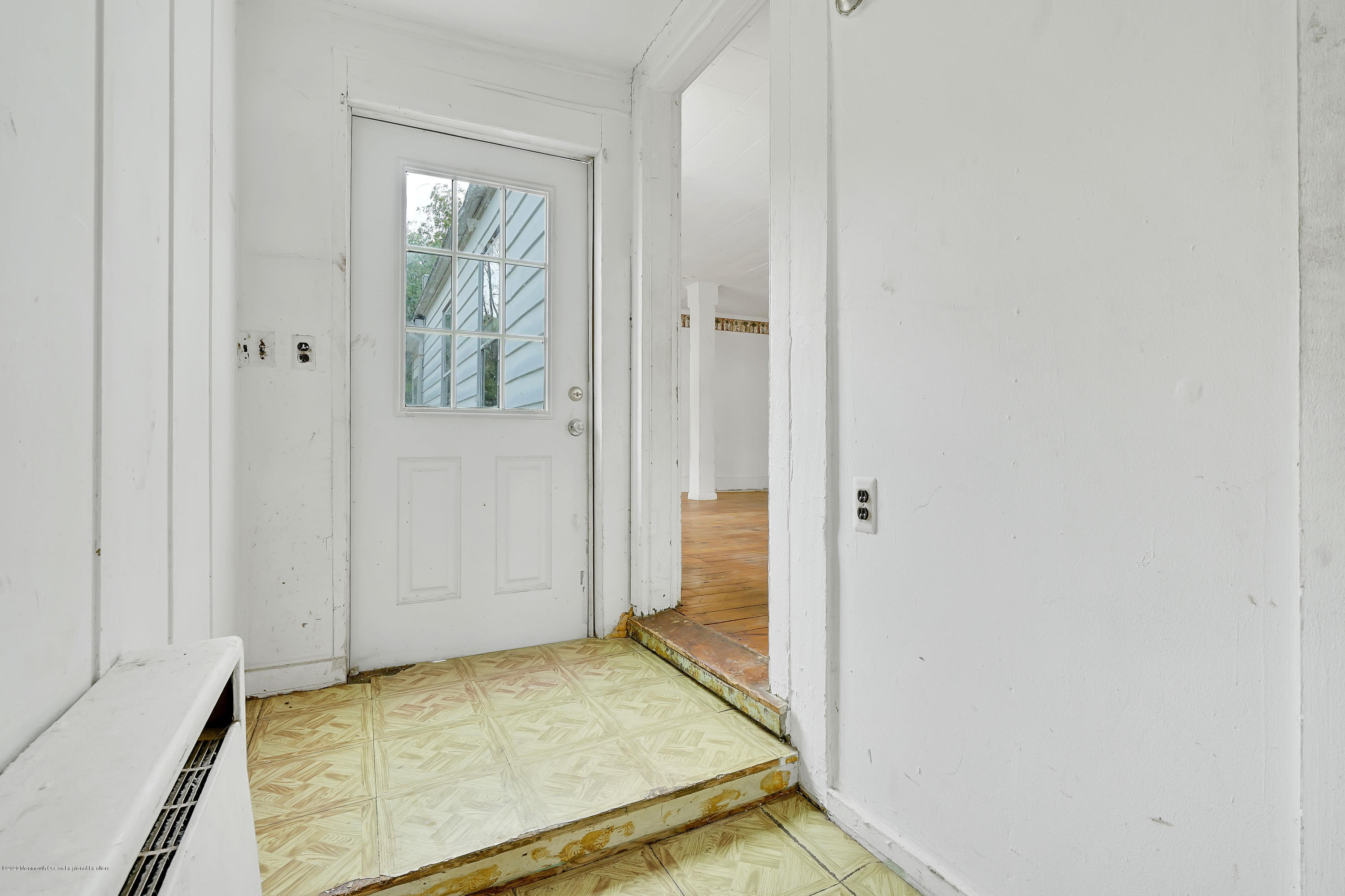 1071 Windsor Road Millstone Township, NJ 08535 - Photo 8 of 33 023_dsc05336