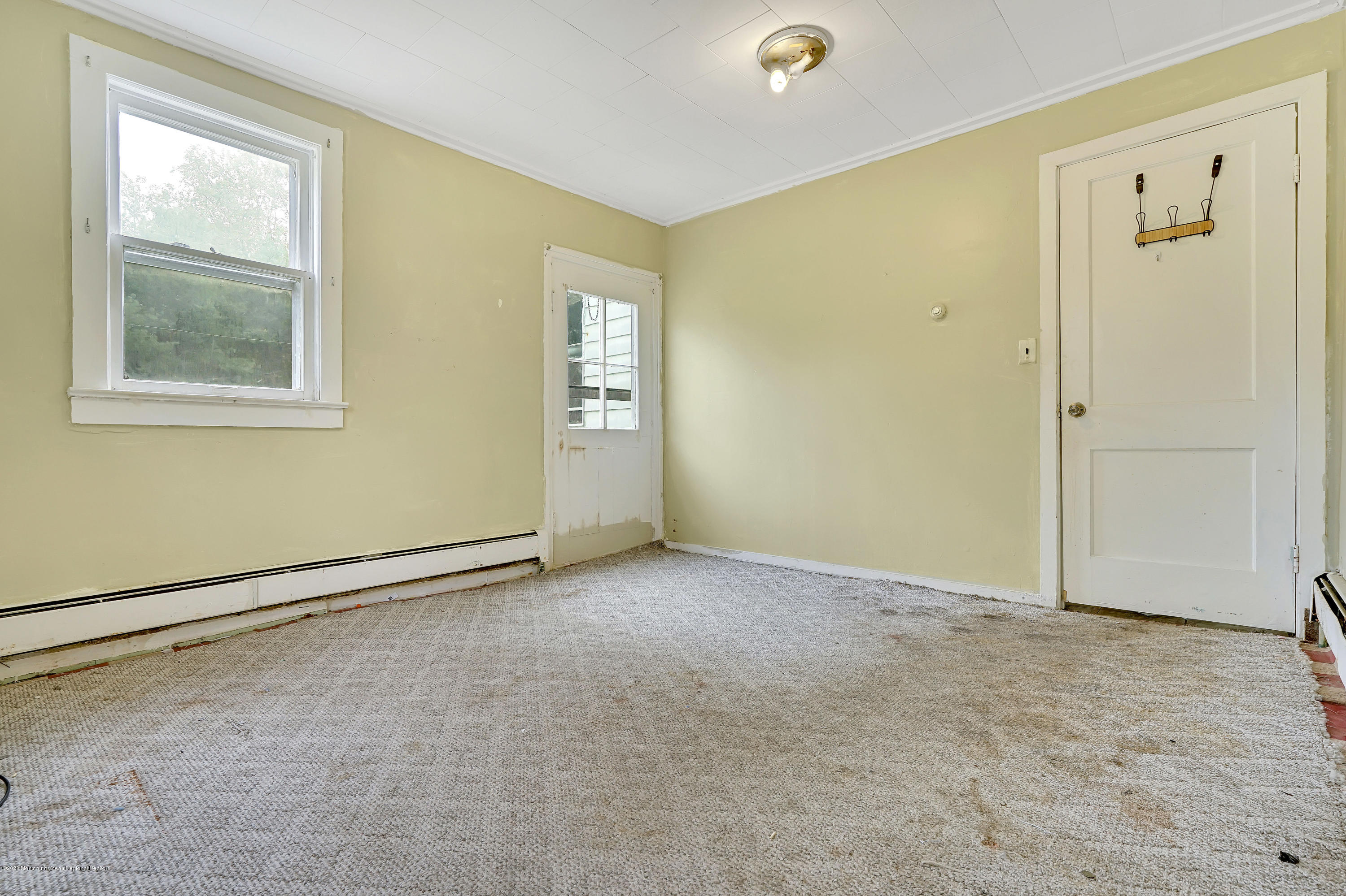 1071 Windsor Road Millstone Township, NJ 08535 - Photo 9 of 33 027_dsc05356