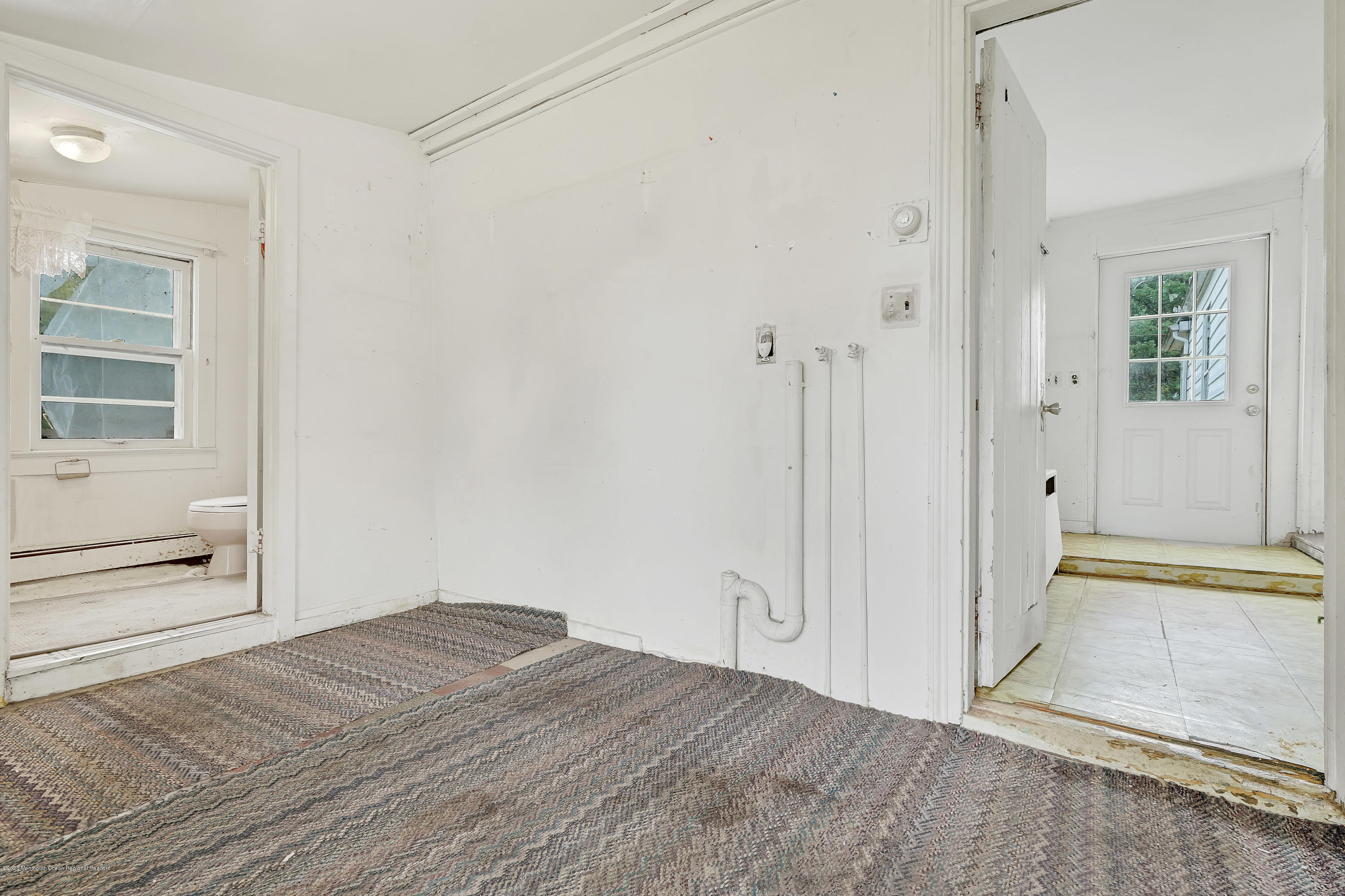 1071 Windsor Road Millstone Township, NJ 08535 - Photo 10 of 33 028_dsc05361