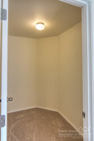 17306 Kingsburg Road Bend, OR 97707 - Photo 10 of 22 a view of small space