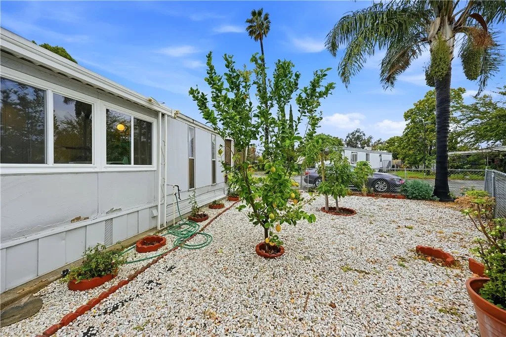 8787 Locust, Unit 24 Fontana, CA 92335 - Photo 6 of 27