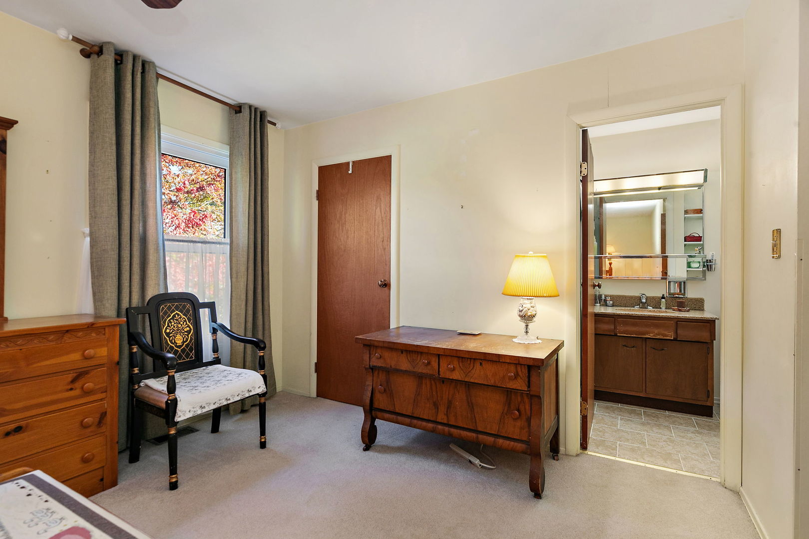 1410 Nottingham Lane Hoffman Estates, IL 60169 - Photo 22 of 29 a bedroom with a bed and furniture