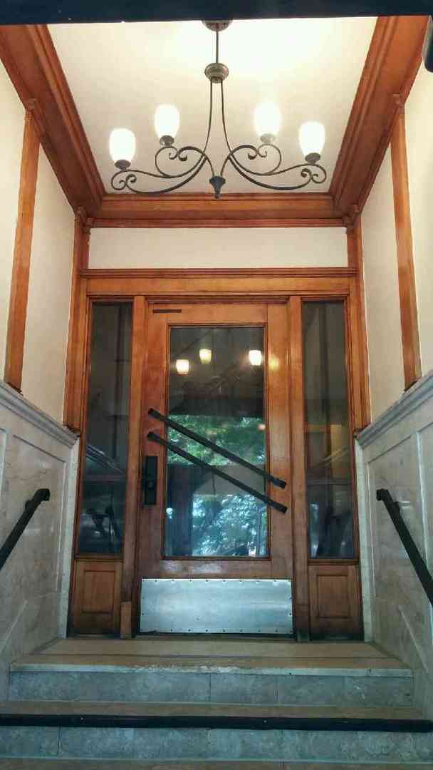 6844 South Normal Boulevard Chicago, IL 60621 - Photo 2 of 18 a view of a living room