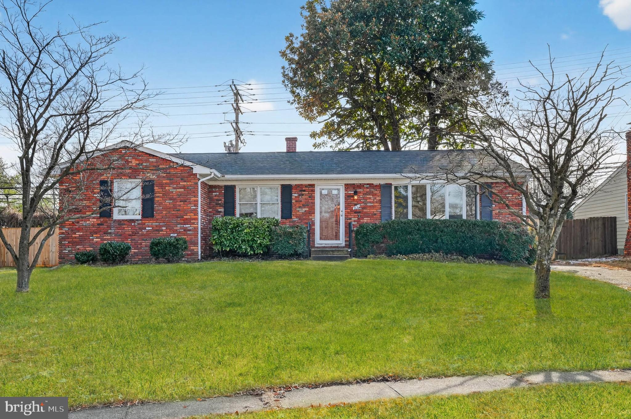 Welcome Home to 927 Juliet Lane!