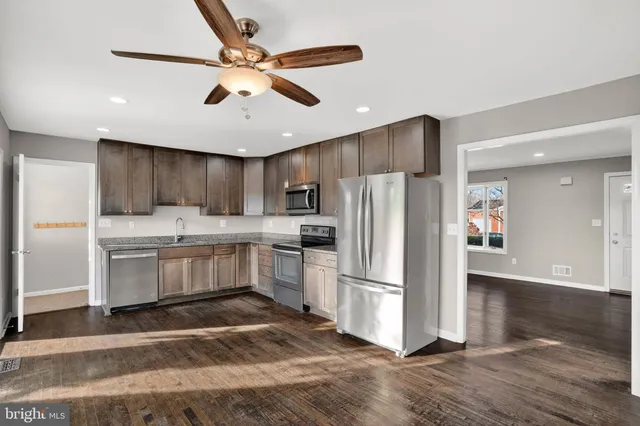 $3,450 | 927 Juliet Lane, Arnold, MD 21012