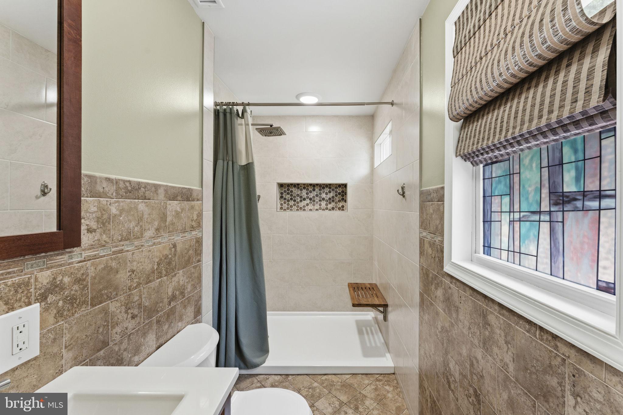 2515 Bird View Road Finksburg, MD 21048 - Photo 26 of 69 Primary bathroom