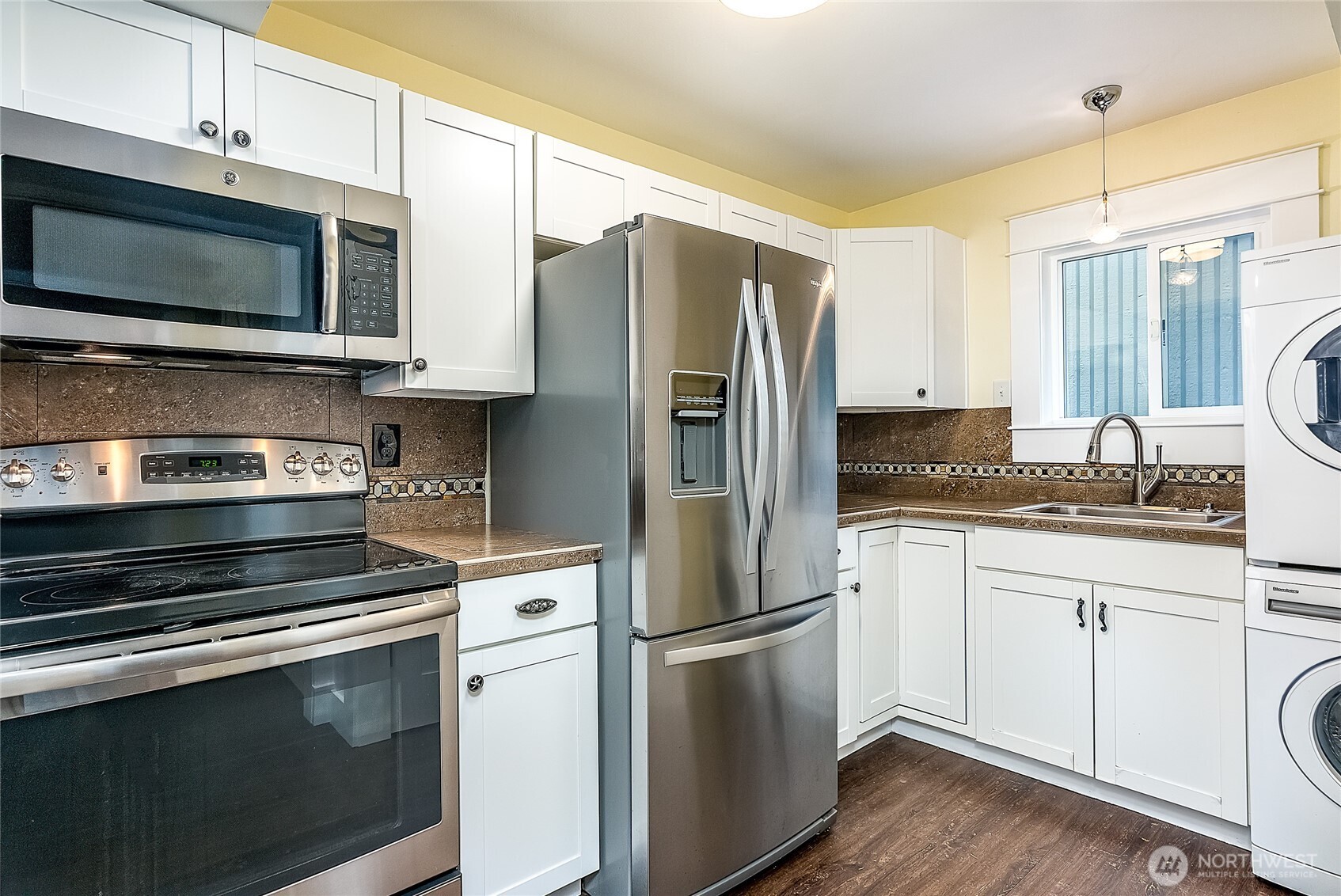 1318 Alki Avenue Southwest Seattle, WA 98116 - Photo 14 of 22