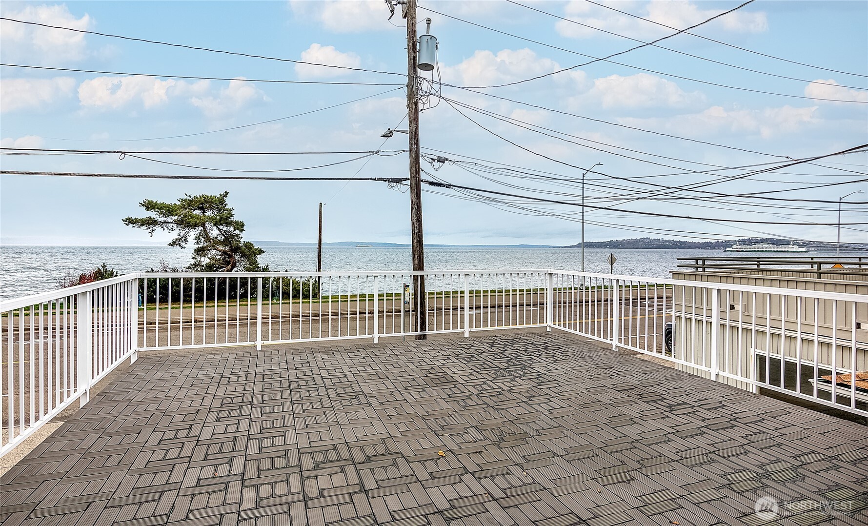 1318 Alki Avenue Southwest Seattle, WA 98116 - Photo 3 of 22