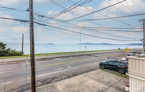 $4,800 | 1318 Alki Avenue Southwest, Seattle, WA 98116