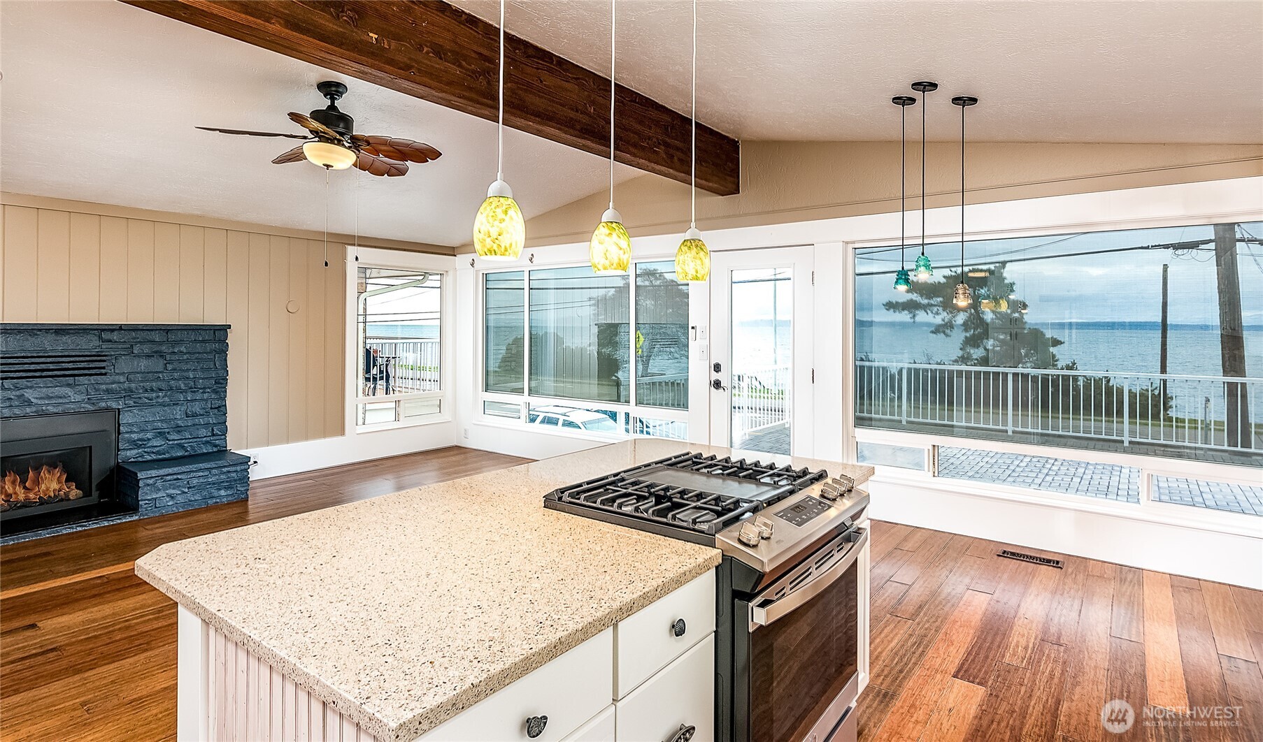 1318 Alki Avenue Southwest Seattle, WA 98116 - Photo 6 of 22