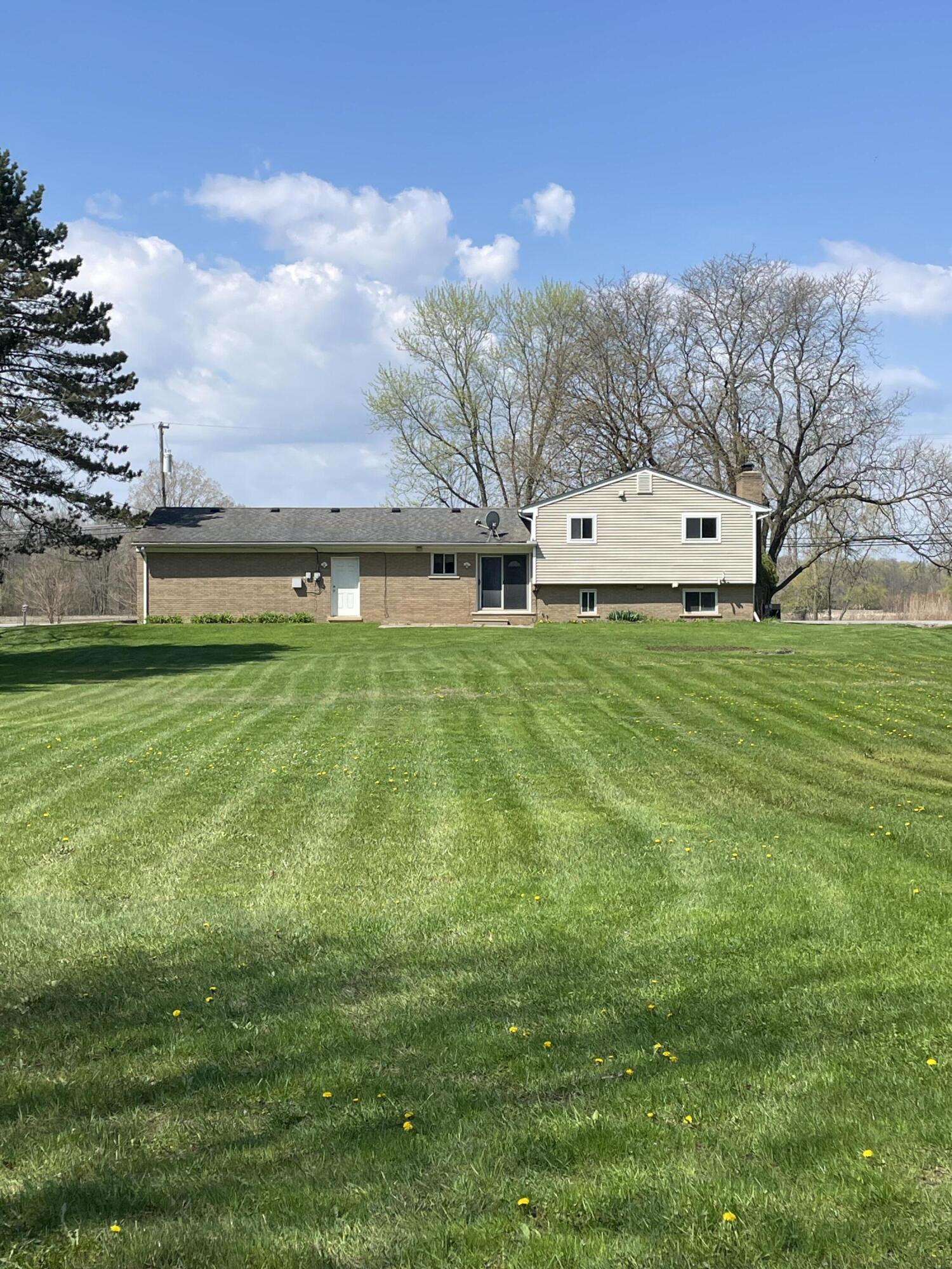 60000 Romeo Plank Road Ray, MI 48096 - Photo 2 of 16 IMG_4014