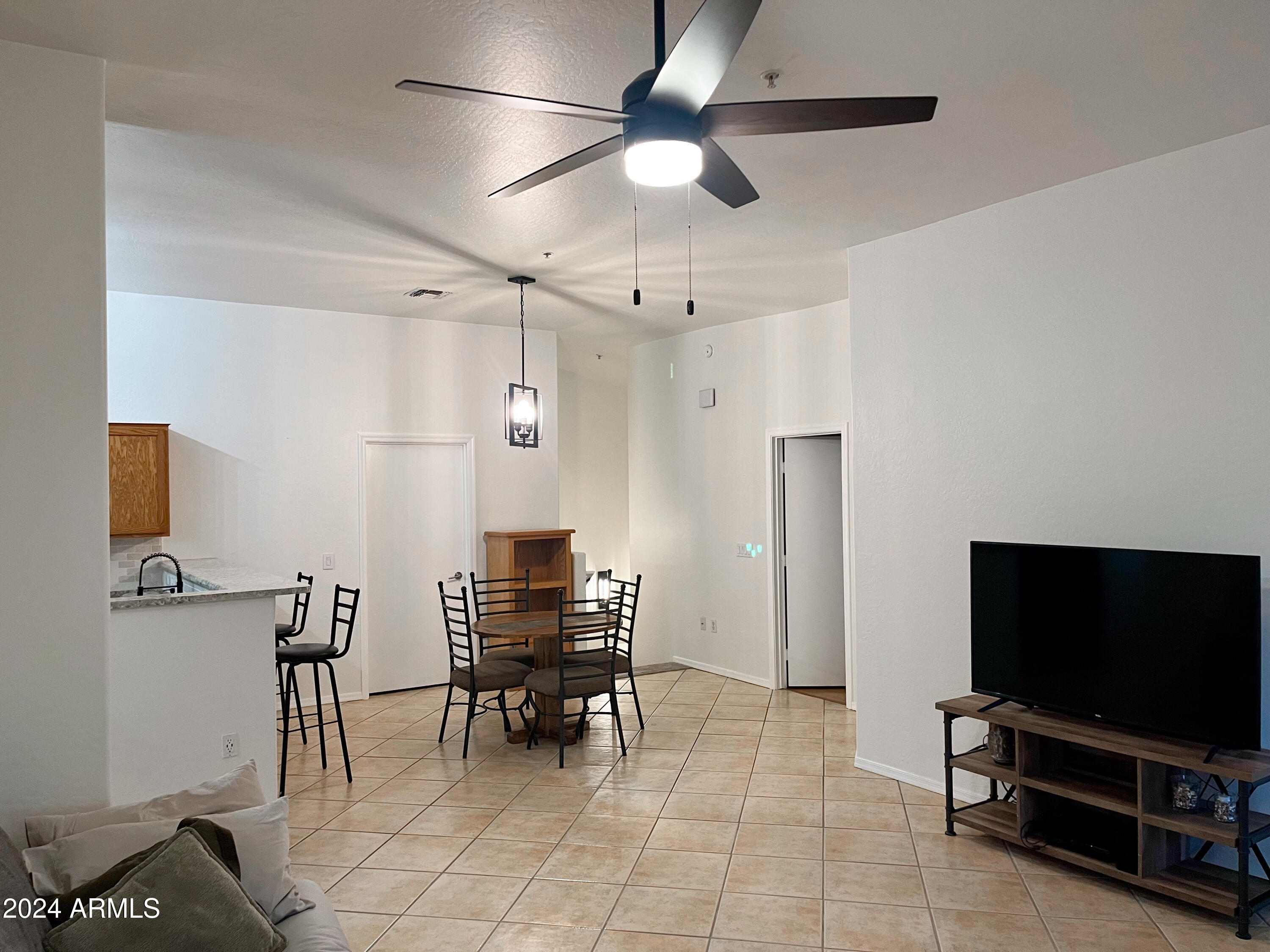 2150 East Bell Road, Unit 1083 Phoenix, AZ 85022 - Photo 3 of 22 lr6-21
