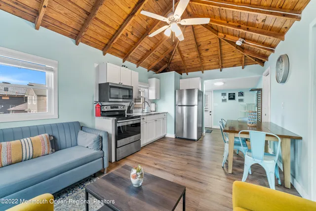 $1,975 | 171 Beach Front, Unit 3, Manasquan, NJ 08736