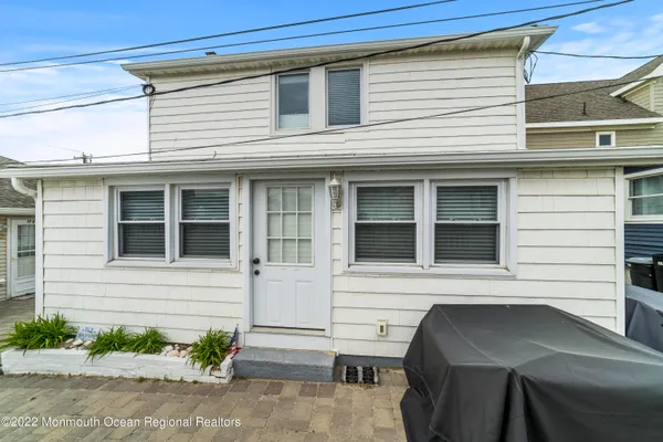 $1,985 | 171 Beach Front, Unit 3, Manasquan, NJ 08736