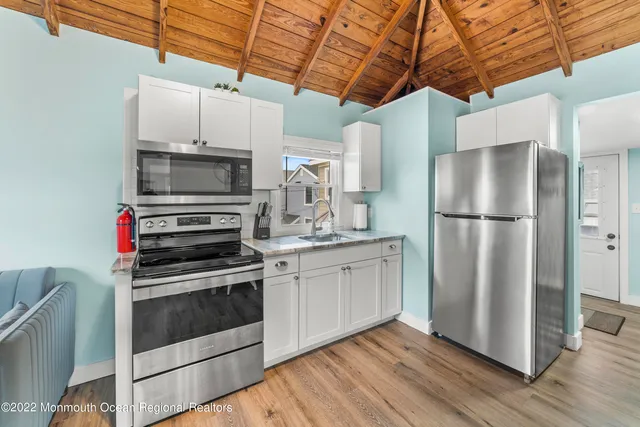 $1,975 | 171 Beach Front, Unit 3, Manasquan, NJ 08736