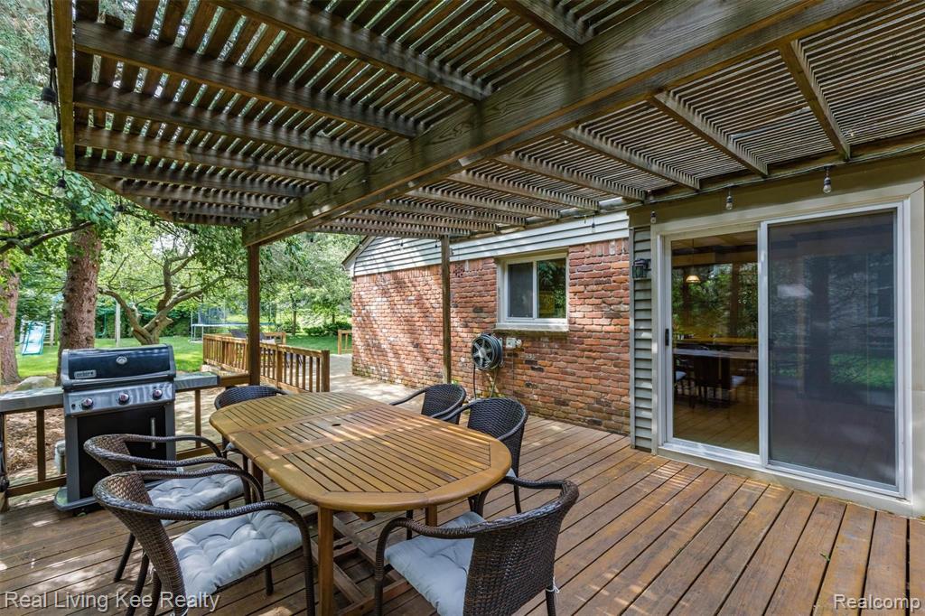 440 Lake Forest Road Rochester Hills, MI 48309 - Photo 27 of 32