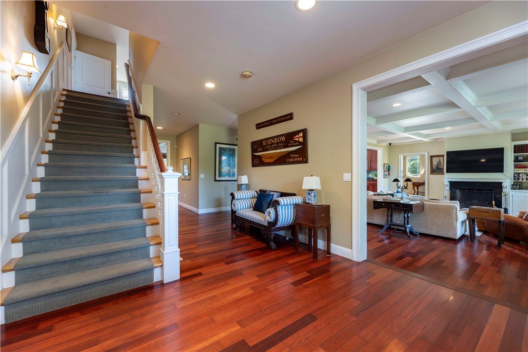 365 Boston Neck Road Narragansett, RI 02882 - Photo 6 of 50