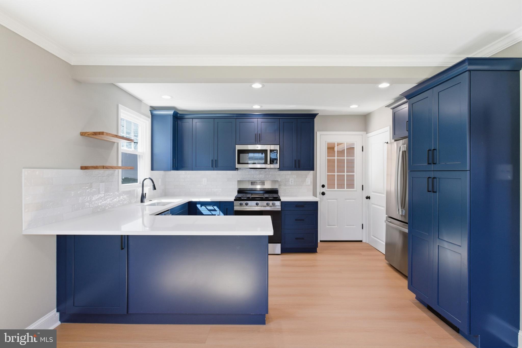 310 Greenhill Road Willow Grove, PA 19090 - Photo 2 of 35 Plenty of cabinetry and counter sitting area