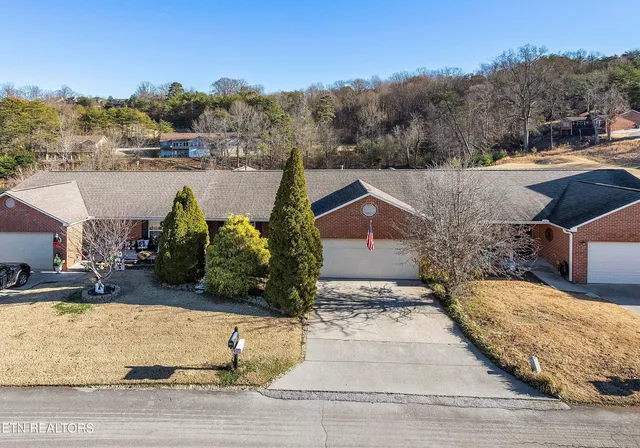 $380,000 | 912 Muirfield Drive, Maryville, TN 37801