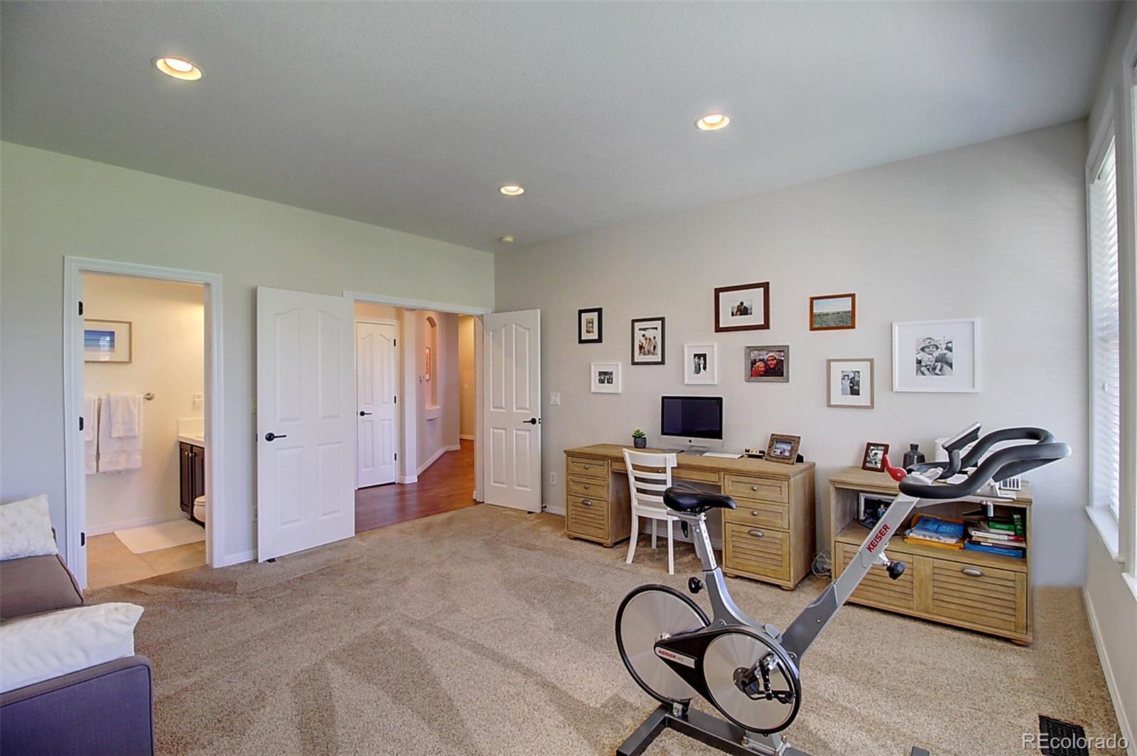 604 Ridgemont Circle Highlands Ranch, CO 80126 - Photo 12 of 40 Gallery Image 12