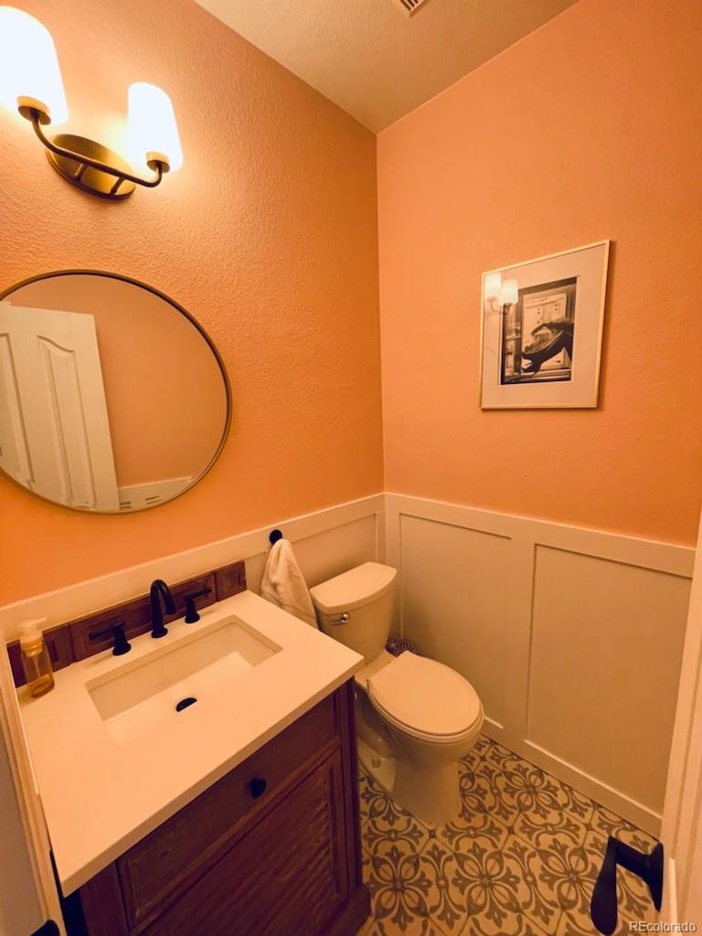 604 Ridgemont Circle Highlands Ranch, CO 80126 - Photo 15 of 40 Gallery Image 15