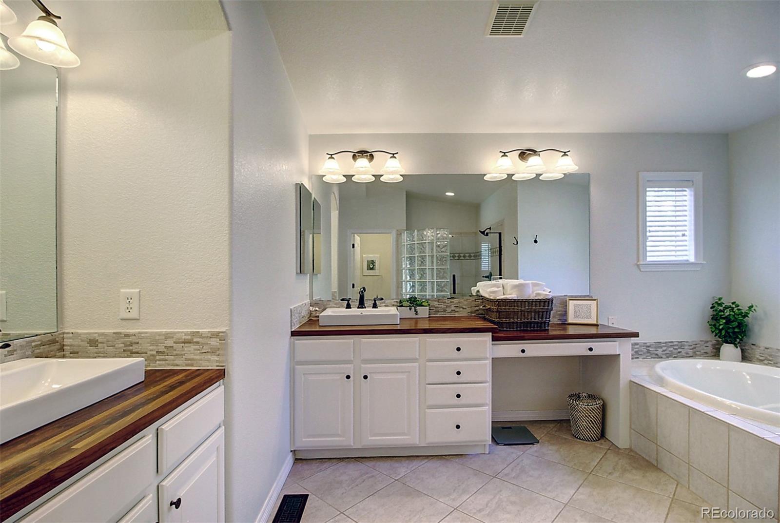 604 Ridgemont Circle Highlands Ranch, CO 80126 - Photo 27 of 40 Gallery Image 27