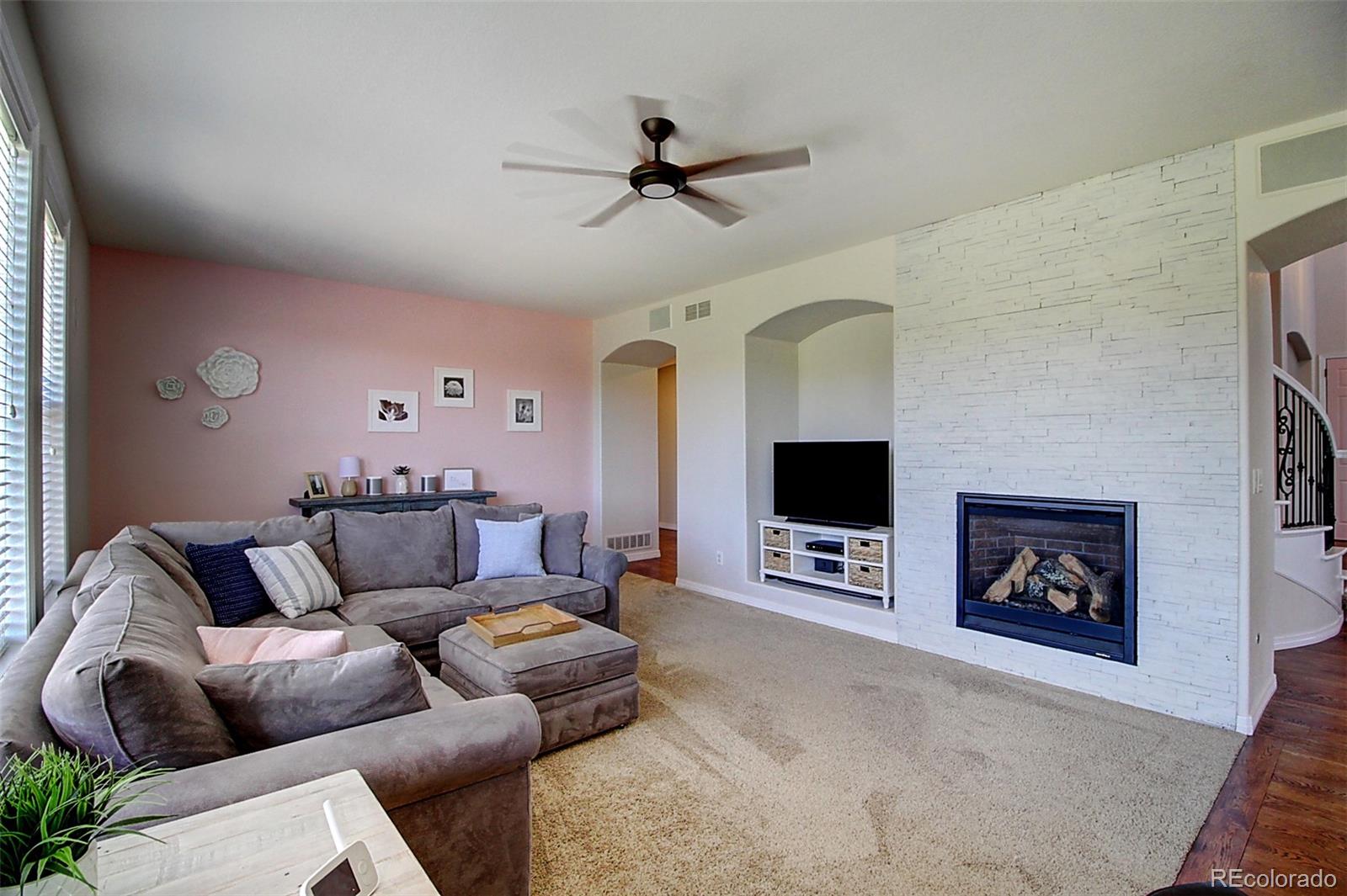 604 Ridgemont Circle Highlands Ranch, CO 80126 - Photo 10 of 40 Gallery Image 10