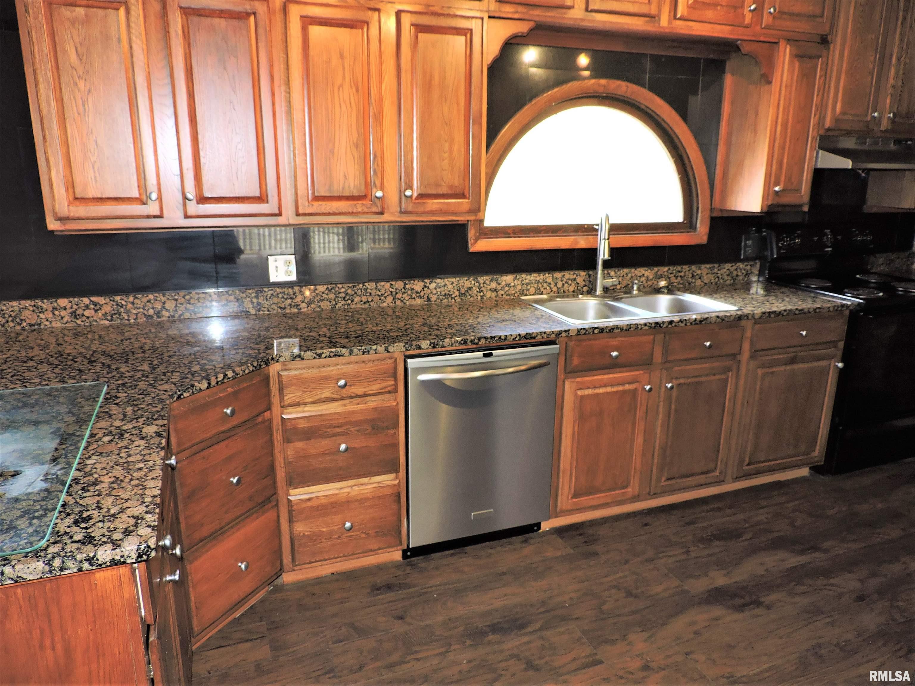 3918 South Autumn Drive Mapleton, IL 61547 - Photo 7 of 55 Gallery Image 7