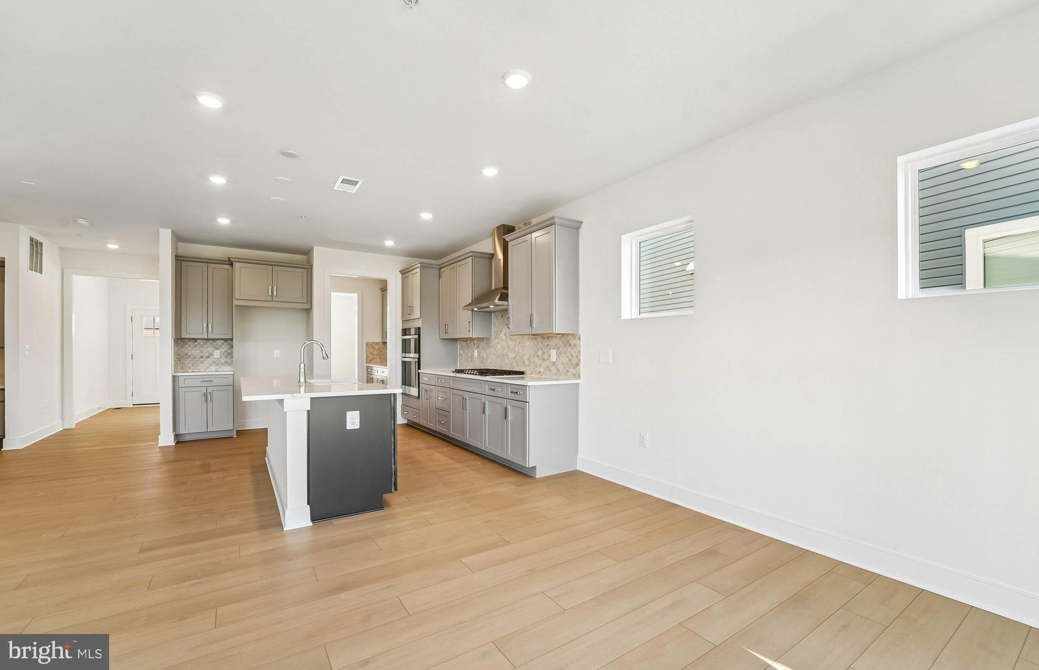 14602 Sourgum Road Boyds, MD 20841 - Photo 11 of 45 Cafe off Kitchen - Actual Home
