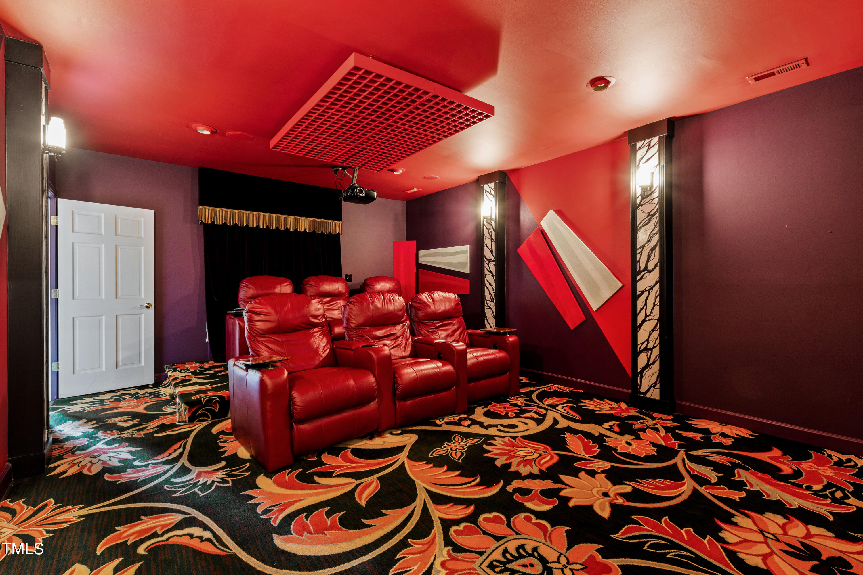 1804 Mcdonald Lane Raleigh, NC 27608 - Photo 46 of 62 TheatreA