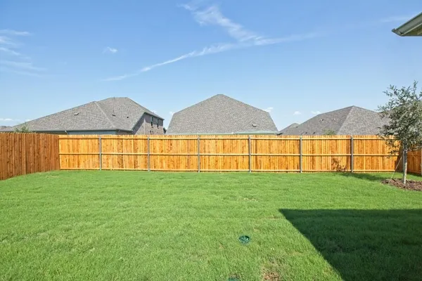 $2,195 | 625 Hidden Cove Drive, Princeton, TX 75407