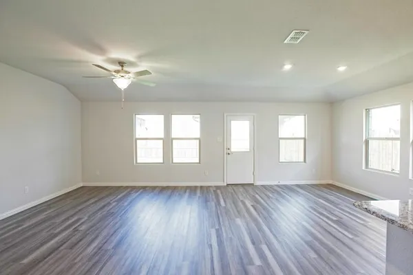 $2,195 | 625 Hidden Cove Drive, Princeton, TX 75407