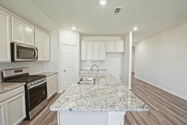 $2,195 | 625 Hidden Cove Drive, Princeton, TX 75407