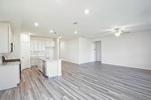 $2,195 | 625 Hidden Cove Drive, Princeton, TX 75407