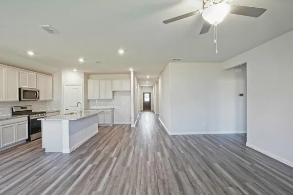 $2,195 | 625 Hidden Cove Drive, Princeton, TX 75407