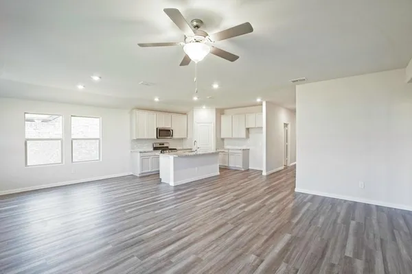 $2,195 | 625 Hidden Cove Drive, Princeton, TX 75407