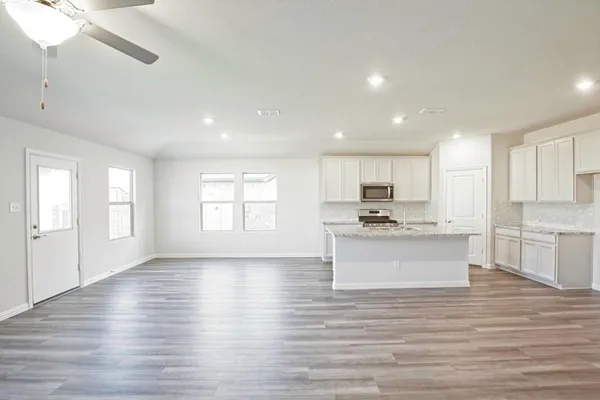 $2,195 | 625 Hidden Cove Drive, Princeton, TX 75407