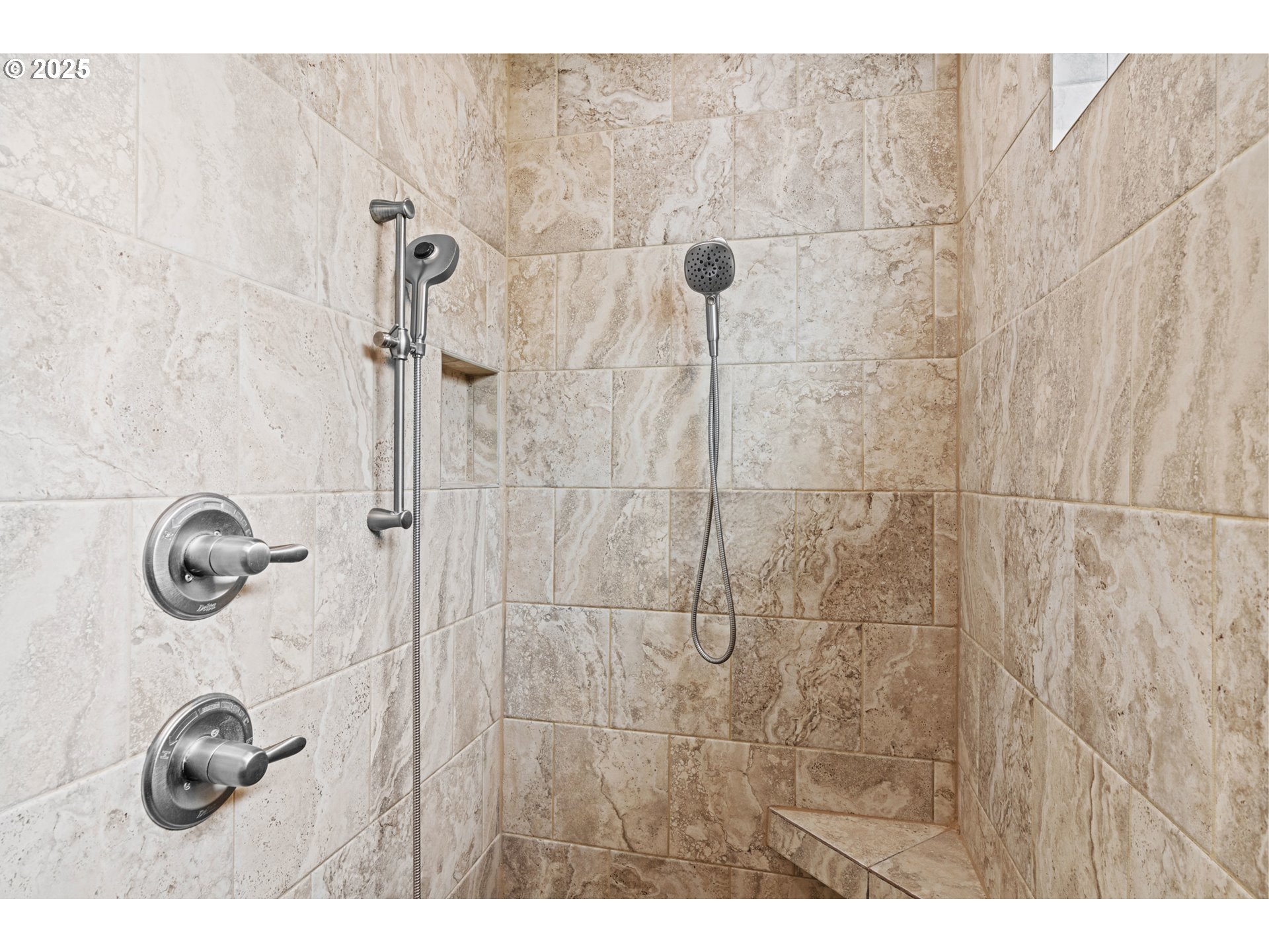 834 North 13th Place Ridgefield, WA 98642 - Photo 11 of 33 a bathroom with a shower