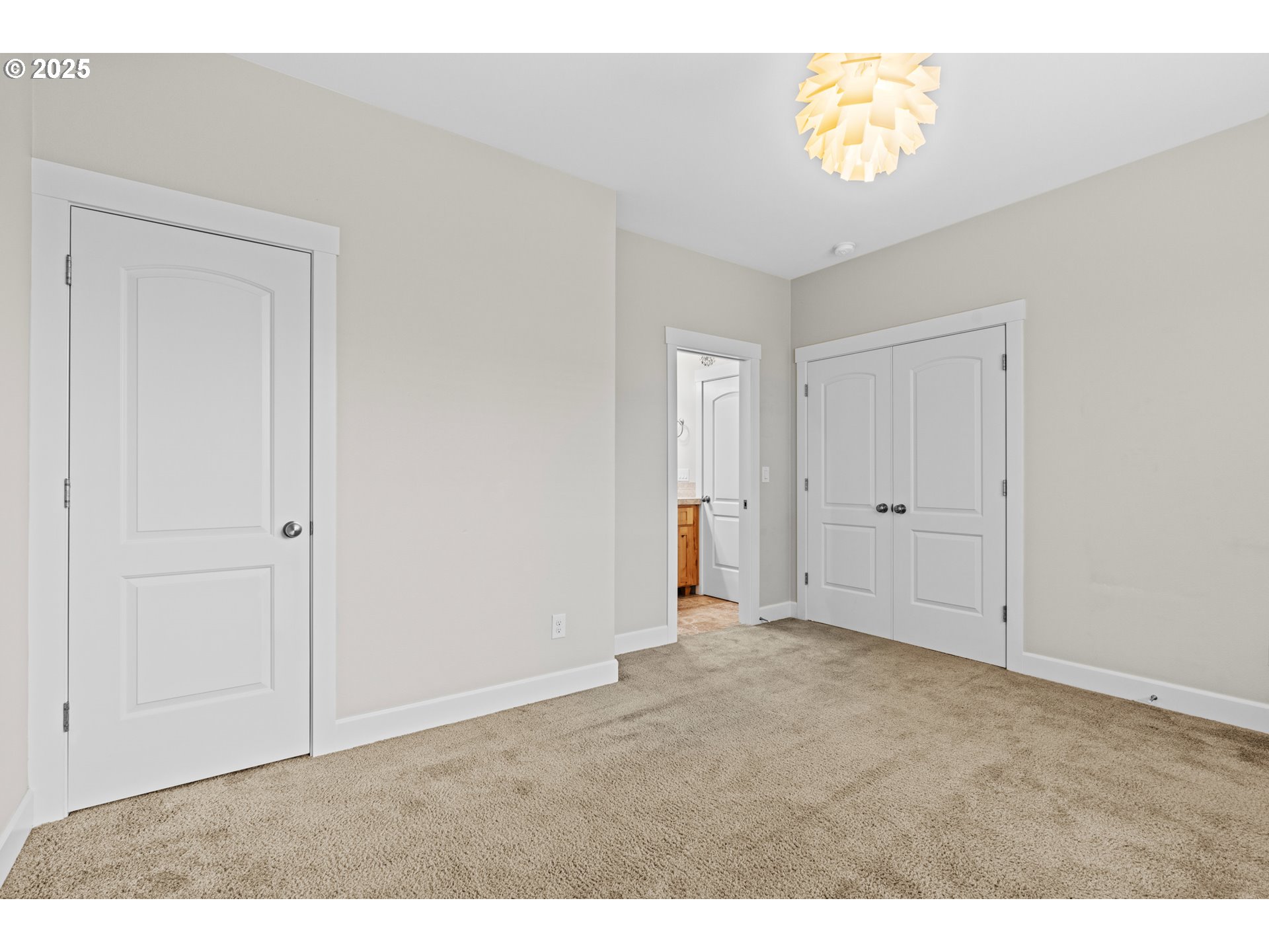 834 North 13th Place Ridgefield, WA 98642 - Photo 21 of 33 a view of an empty room and a window