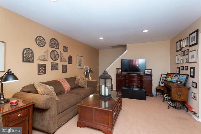 3102 Embarcadero Court Springfield, PA 19064 - Photo 4 of 33 Gallery Image 4