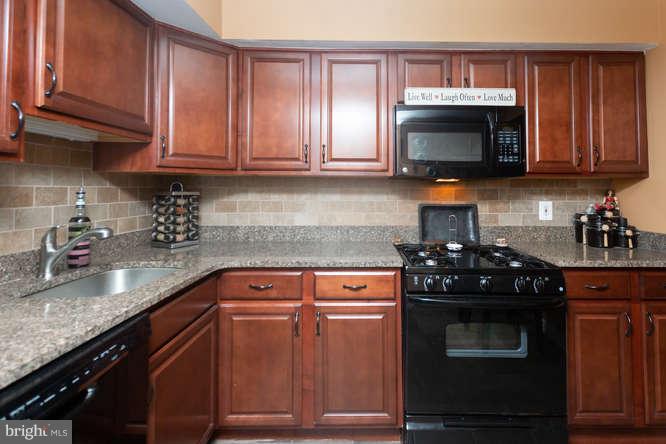 3102 Embarcadero Court Springfield, PA 19064 - Photo 10 of 33 Gallery Image 10