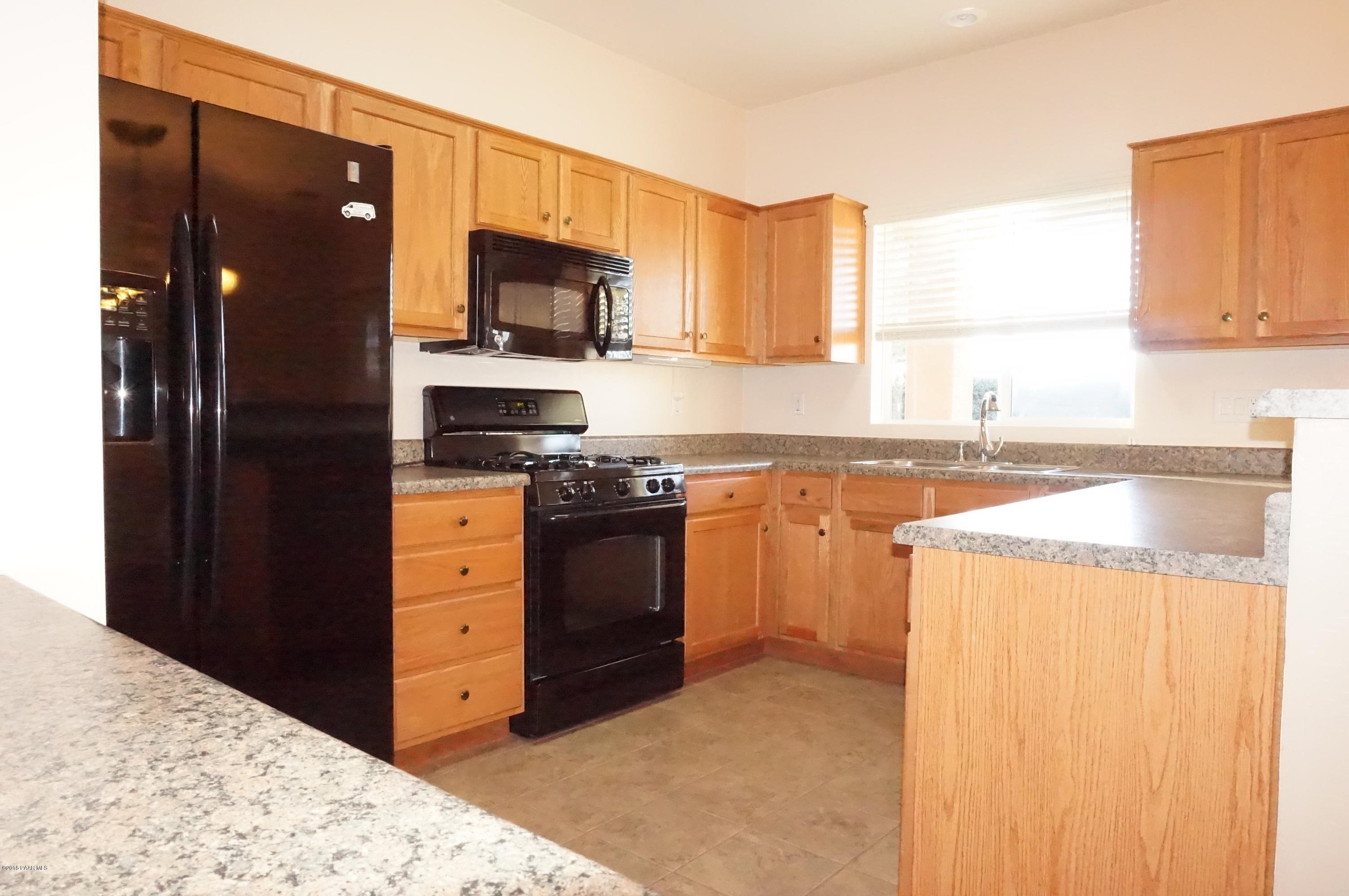 12867 East Rico Street Dewey, AZ 86327 - Photo 8 of 29 Kitchen