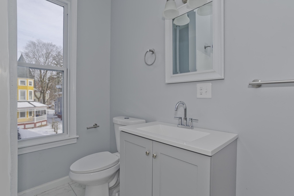 64 Thompson Street Springfield, MA 01109 - Photo 6 of 30