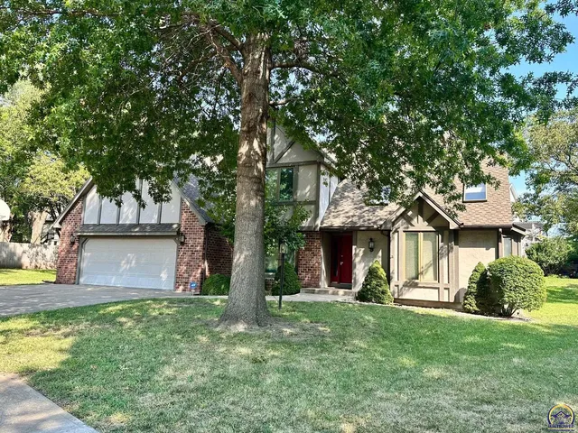 $354,900 | 3101 Southwest Muirfield Court, Topeka, KS 66614