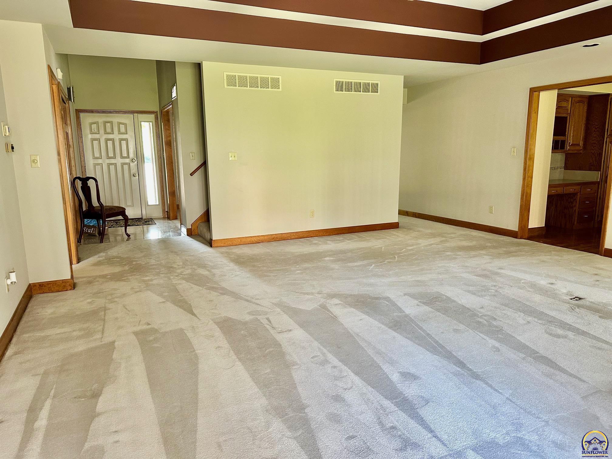 3101 Southwest Muirfield Court Topeka, KS 66614 - Photo 11 of 51