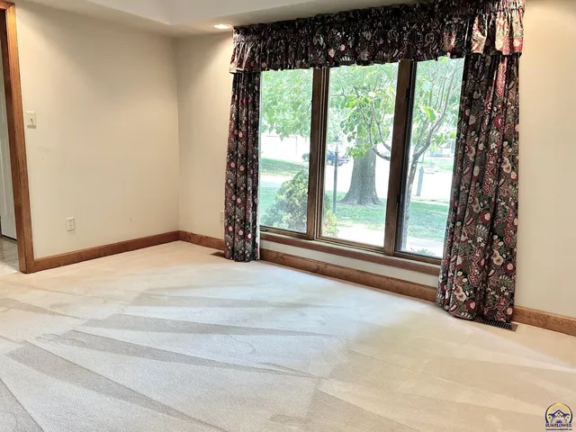 $354,900 | 3101 Southwest Muirfield Court, Topeka, KS 66614