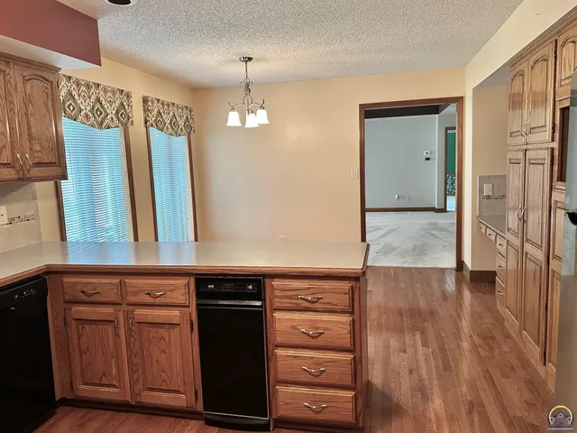 $354,900 | 3101 Southwest Muirfield Court, Topeka, KS 66614