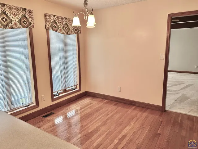 $354,900 | 3101 Southwest Muirfield Court, Topeka, KS 66614